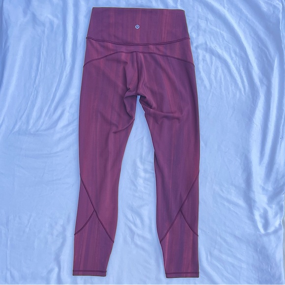 NWOT Lululemon In Movement Leggings 25" *Everlux Size 6 Red - Picture 1 of 4